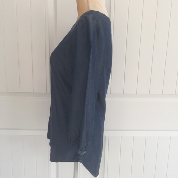 5/$25! Ann Taylor NWT top size 4 - Picture 2 of 8